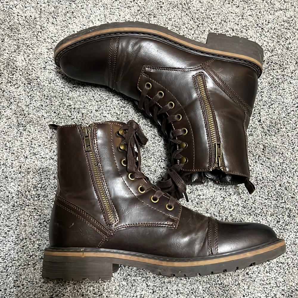 Mens boots - Unlisted by Kenneth Cole size 7